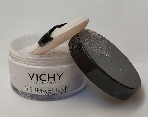 A matt alapozók púderezett hatást hagynak a bőrön. A matt alapozók púderezett hatást hagynak a bőrön.