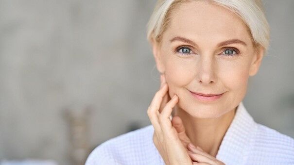A retinol csökkentheti a ráncok és finom vonalak megjelenését a menopauza idején.