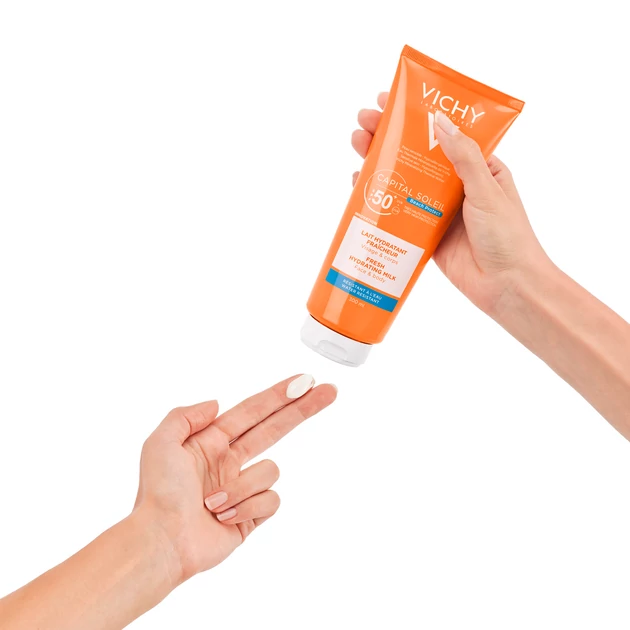 Vichy Capital Soleil Beach Protect Hidratáló naptej arcra és testre SPF50+